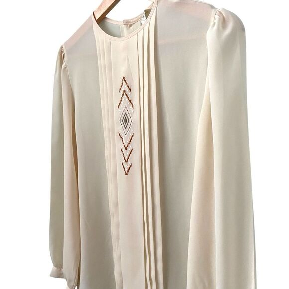 Vintage Elegant Cream Blouse with Embroidered Detail in Size 12 - Picture 3 of 7